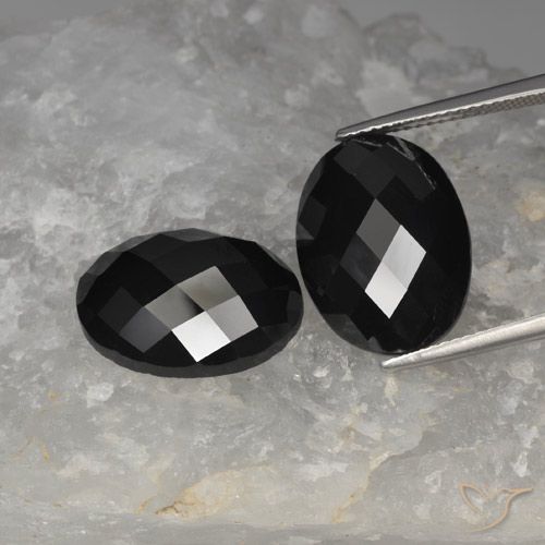 23.18ctw Natural Preto Espinélio, oval, Opaco
