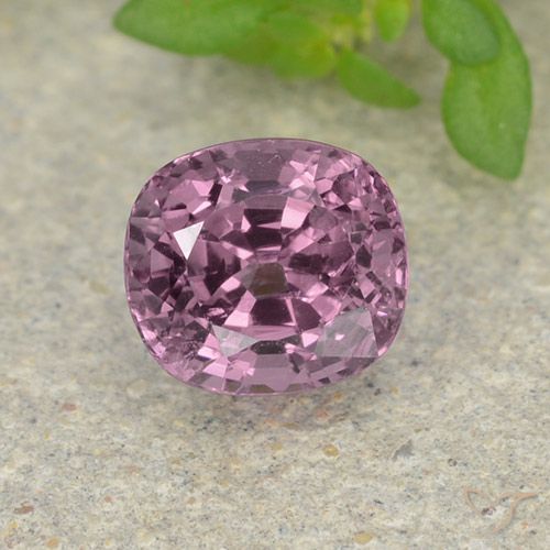 Espinélio roxo médio Natural 1.01ct, Almofada cortada, VVS-VS