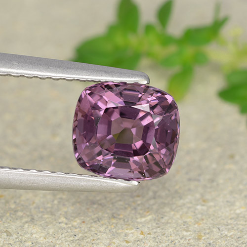 Espinélio roxo natural 1,59ct, almofada cortada, VVS
