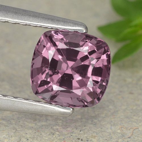 1.33ct Natural Roxo médio-escuro Espinélio, Almofada, VVS