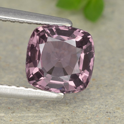 Espinélio roxo natural 1,40ct, almofada cortada, VVS