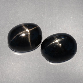 Pedras preciosas de diopsídio estrela preto natural de  ct, corte oval, opaco