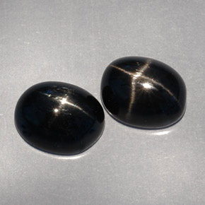 Pedras preciosas de diopsídio estrela preto natural de  ct, corte oval, opaco