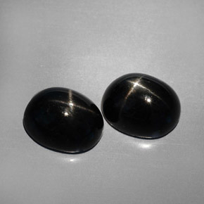 Pedras preciosas de diopsídio estrela preto natural de  ct, corte oval, opaco