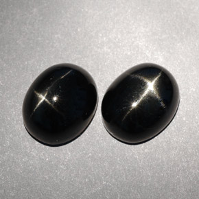 Pedras preciosas de diopsídio estrela preto natural de  ct, corte oval, opaco