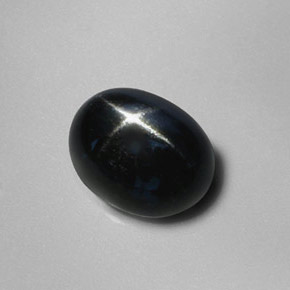 Diopsídio estrela preto natural 2,88ct, corte oval, opaco