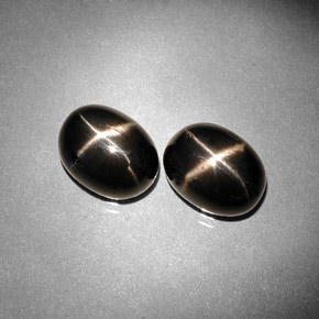 Pedras preciosas de diopsídio estrela preto natural de  ct, corte oval, opaco