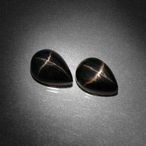 Pedras preciosas de diopsídio estrela preto natural de  ct, formato de pêra, opaco