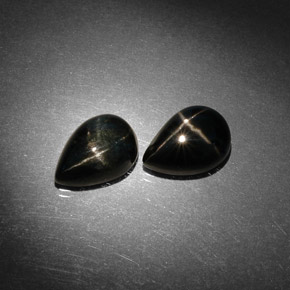 Pedras preciosas de diopsídio estrela preto natural de  ct, formato de pêra, opaco