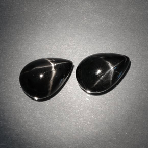 Pedras preciosas de diopsídio estrela preto natural de  ct, formato de pêra, opaco