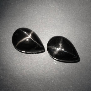 Pedras preciosas de diopsídio estrela preto natural de  ct, formato de pêra, opaco