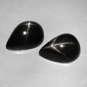 Pedras preciosas de diopsídio estrela preto natural de  ct, formato de pêra, opaco
