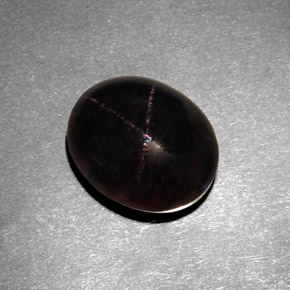 Granada estrela preto natural 7,21ct, corte oval, opaco