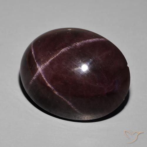 Granada Estrela Vermelho escuro Natural 66.96ct, oval, Opaco