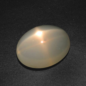 Pedra da lua estrela creme natural 18,57ct, corte oval, translúcido