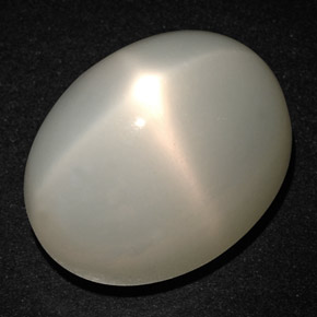 Pedra da lua estrela creme natural 27,18ct, corte oval, translúcido