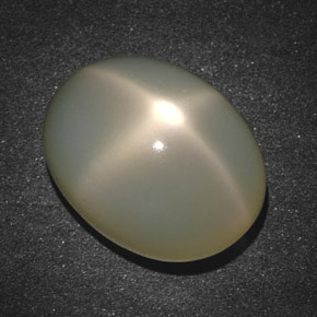 Pedra da lua estrela creme natural 18,90ct, corte oval, translúcido