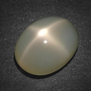 Pedra da lua estrela creme natural 18,90ct, corte oval, translúcido