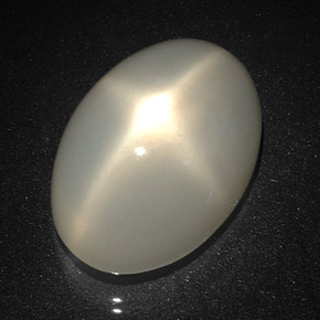 Pedra da lua estrela creme natural 17,53ct, corte oval, translúcido