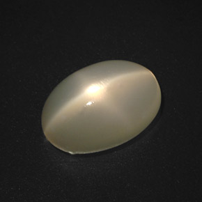 Pedra da lua estrela creme natural 5,89ct, corte oval, translúcido