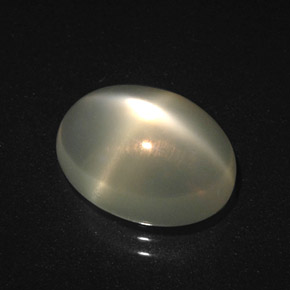 Pedra da lua estrela creme natural 4,30ct, corte oval, translúcido