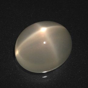 Pedra da lua estrela creme natural 5,45ct, corte oval, translúcido