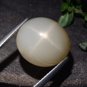 Pedra da lua estrela creme natural 10,60ct, corte oval, translúcido