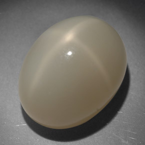 Pedra da lua estrela creme natural 22,59ct, corte oval, opaco