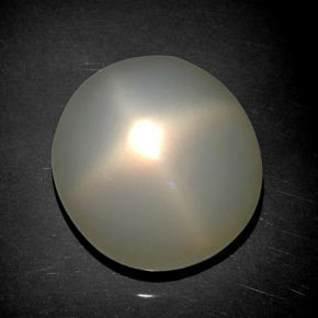 Pedra da lua estrela creme natural 19,72ct, corte oval, translúcido