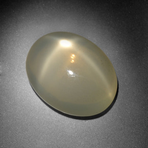 Pedra da lua estrela creme natural 10,24ct, corte oval, translúcido