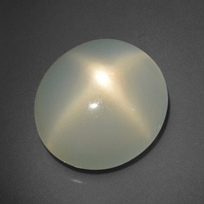 Pedra da lua estrela creme natural 15,85ct, corte oval, translúcido