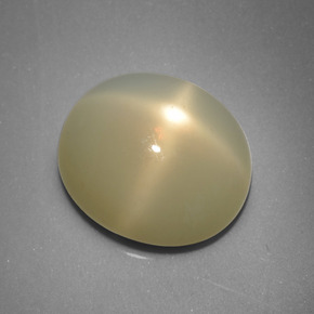 Pedra da lua estrela creme natural 8,67ct, corte oval, translúcido