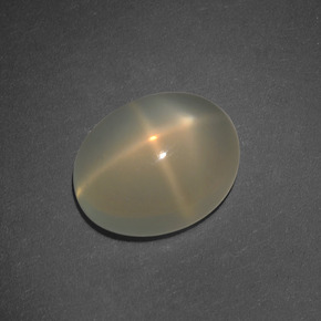 Pedra da lua estrela creme natural 4,88ct, corte oval, translúcido