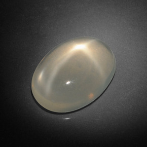 Pedra da lua estrela creme natural 8,17ct, corte oval, transparente