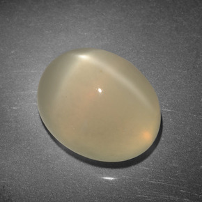 Pedra da lua estrela creme natural 3,90ct, corte oval, translúcido