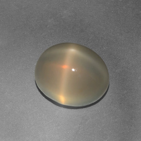 Pedra da lua estrela creme natural 4,97ct, corte oval, translúcido
