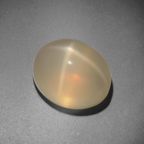 Pedra da lua estrela creme natural 5,51ct, corte oval, translúcido