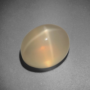 Pedra da lua estrela creme natural 5,51ct, corte oval, translúcido