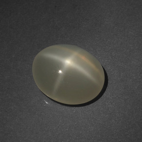 Pedra da lua estrela creme natural 3,23ct, corte oval, translúcido