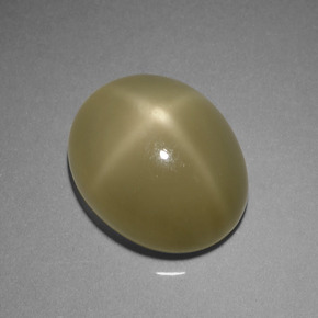 Pedra da lua estrela verde natural 7,29ct, corte oval, translúcido