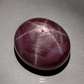 Rubi estrela vermelho natural 26,50ct, corte oval, opaco