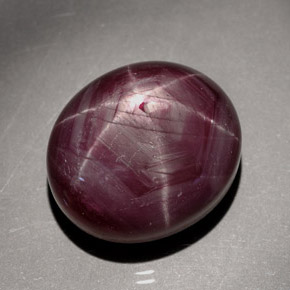 Rubi estrela vermelho natural 26,50ct, corte oval, opaco