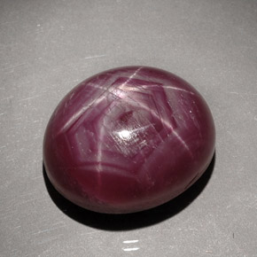 Rubi estrela vermelho natural 33,78ct, corte oval, opaco