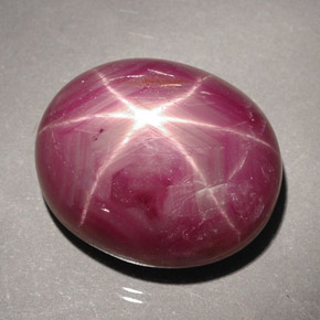 Rubi estrela vermelho natural 31,05ct, corte oval, opaco