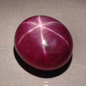 Rubi estrela vermelho natural 23,70ct, corte oval, opaco