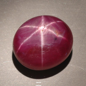 Rubi estrela vermelho natural 23,70ct, corte oval, opaco