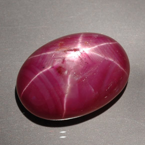 Rubi estrela vermelho natural 27,63ct, corte oval, opaco