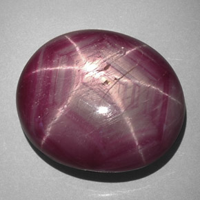 Rubi estrela vermelho natural 45,11ct, corte oval, opaco