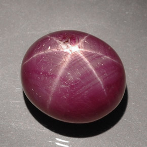 Rubi estrela vermelho natural 27,59ct, corte oval, opaco