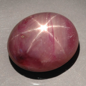 Rubi estrela vermelho natural 36,27ct, corte oval, opaco